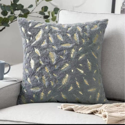 Elegant Leaf Pattern Cushion